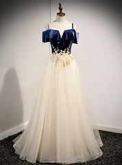 Champagne Tulle Spaghetti Straps Appliques Prom Dress