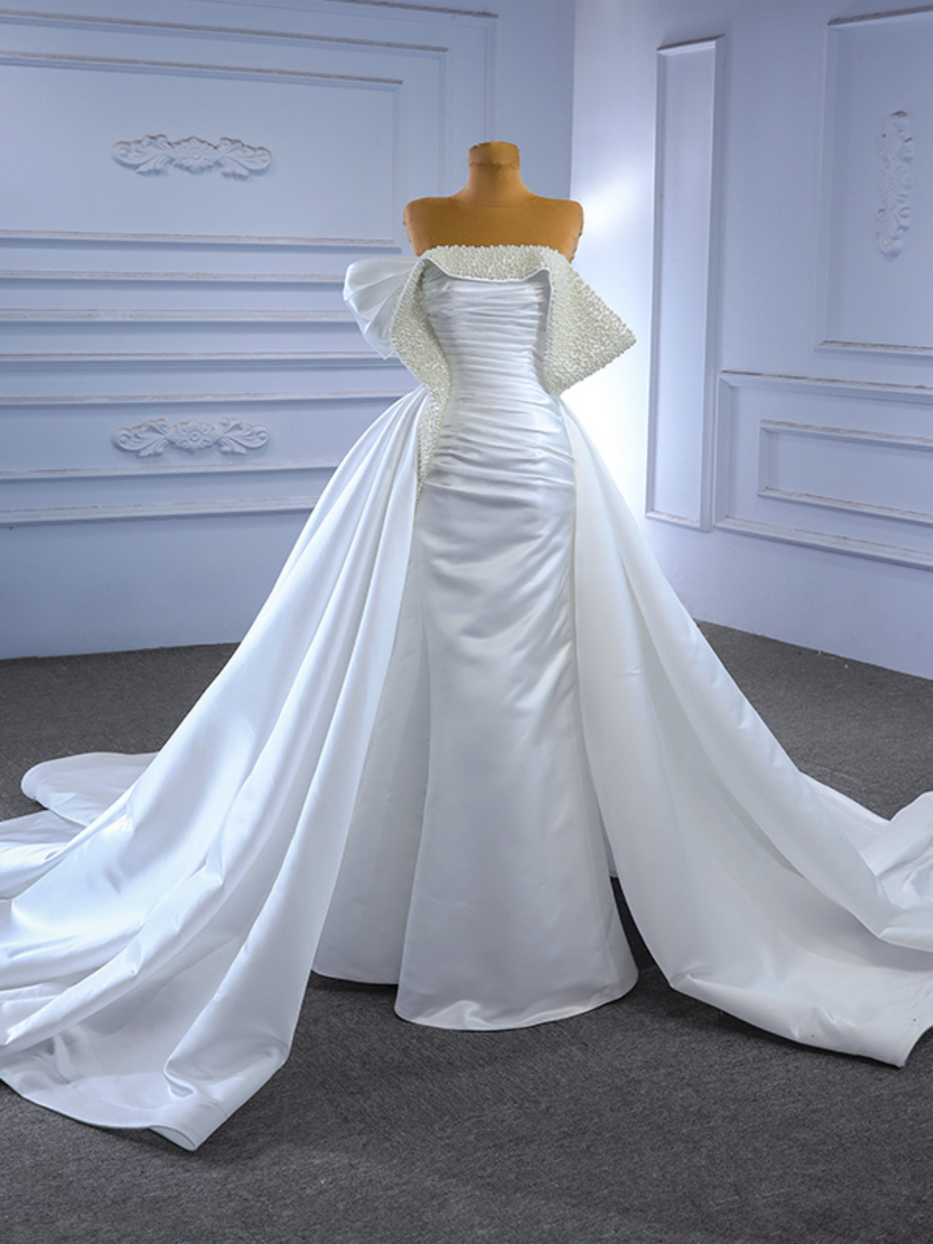 Fashion White Satin Strapless Pleats Pearls Wedding Dress