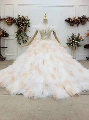 High Quality Champagne Ball Gown Tulle Spagehtti Straps Appliques Beaidng Wedding Dress