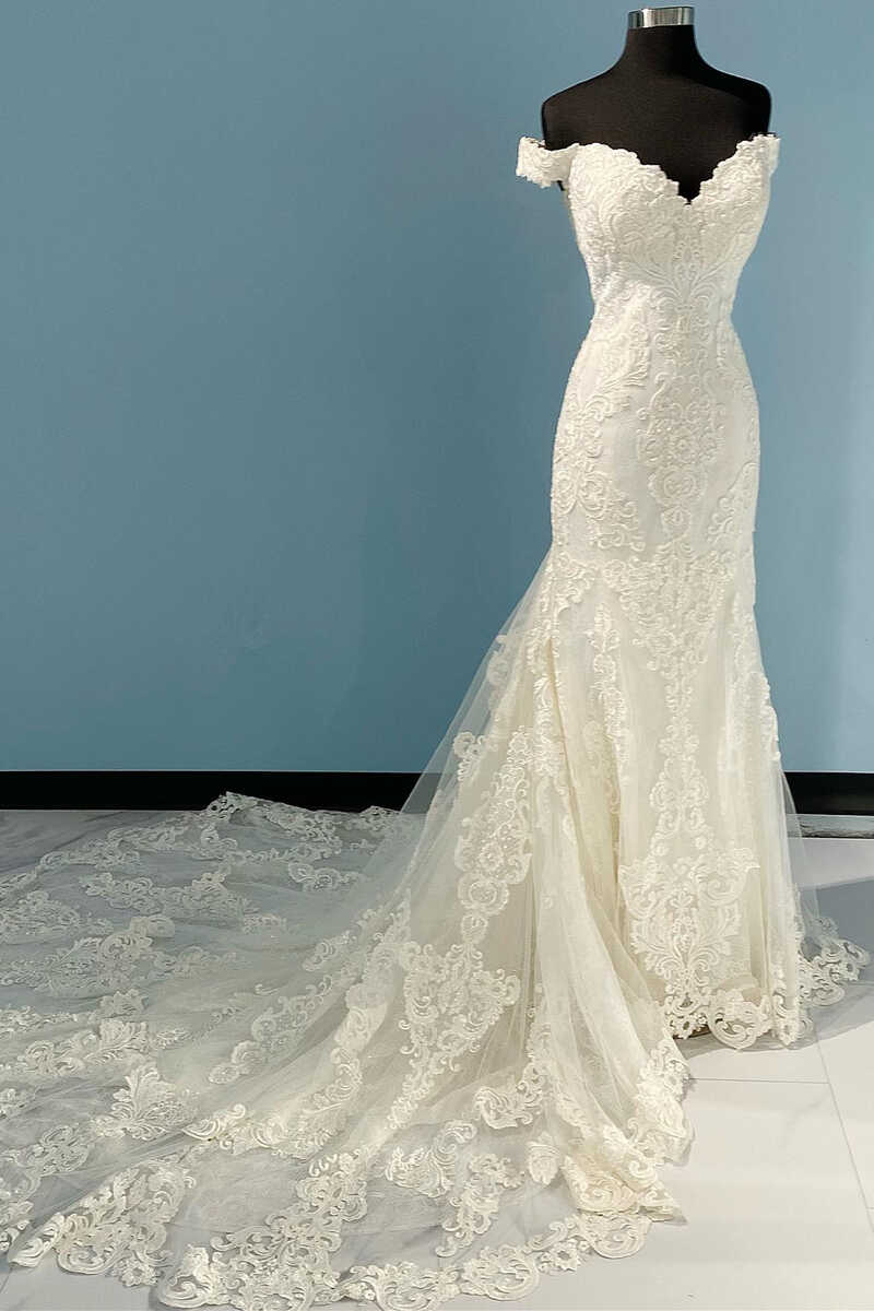 Wedding Dresses Classic, Long White Lace Off-the-Shoulder Mermaid Wedding Dress