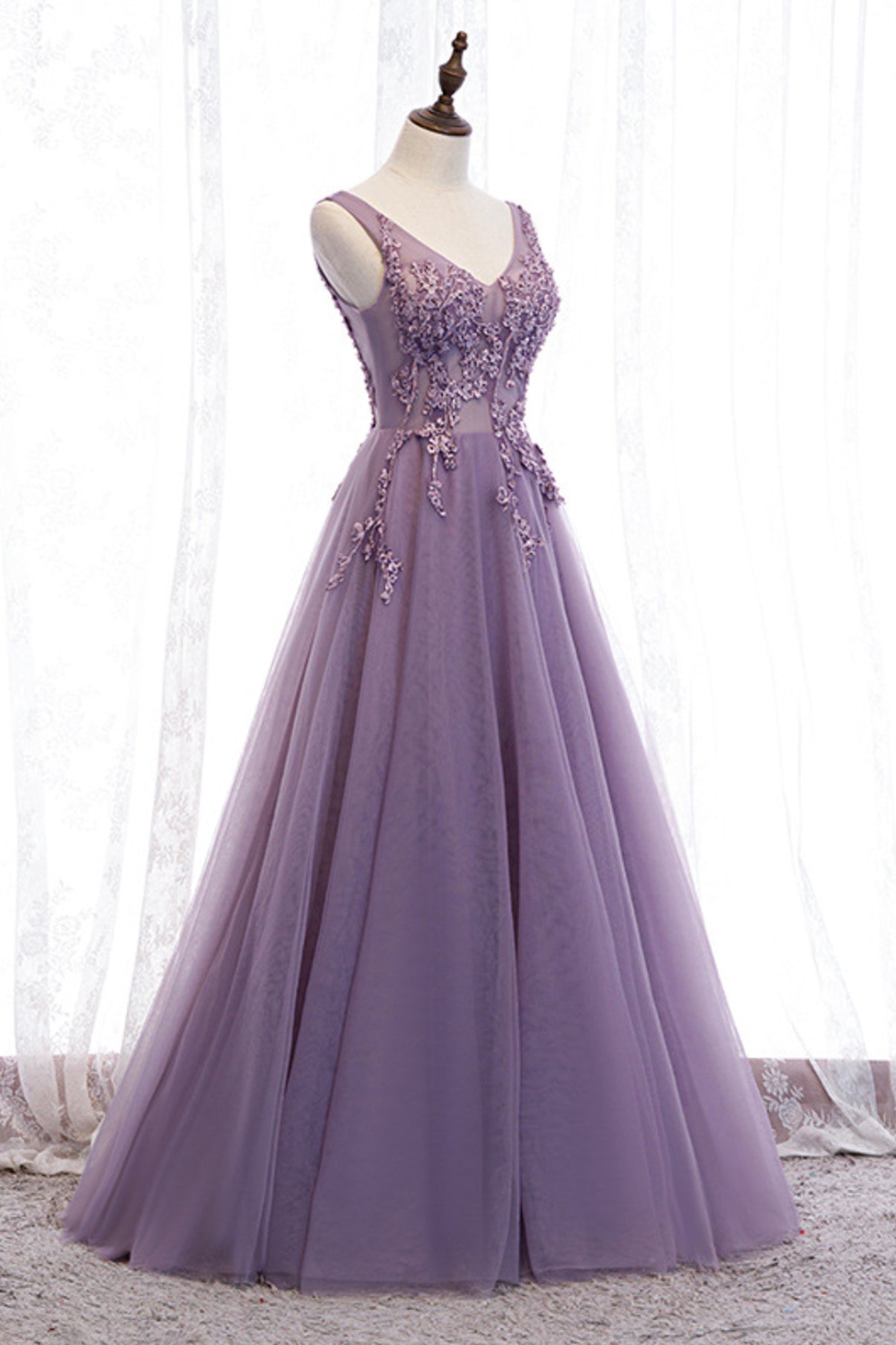 Bridesmaid Dresses Chicago, Purple V-Neck Lace Long Prom Dresses, A-Line Evening Party Dresses