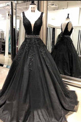 Bridesmaid Dresses Orange, 2024 Black V-neck Beaded Tulle Prom Dresses