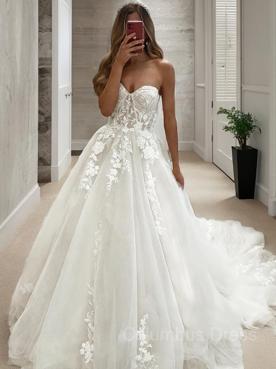 Wedding Dress Tulle, A-Line/Princess Sweetheart Chapel Train Tulle Wedding Dresses With Appliques Lace