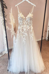 Wedding Dresses Under 104, Long A-Line Appliques Lace Spaghetti Straps Sweetheart Tulle Wedding Dresses