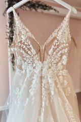 Wedding Dress For Sale, Long A-Line Tulle Appliques Lace Spaghetti Straps V-neck Backless Wedding Dress