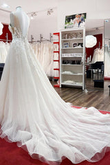 Wedding Dress For Bride, Long A-line Tulle Sleevless Ruffles Jewel Wedding Dress With Lace Appliques
