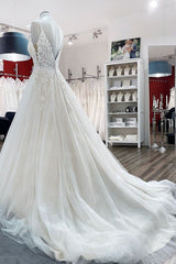 Wedding Dresses No Sleeves, Long A-line V-neck Spaghetti Straps Tulle Lace Backless Wedding Dress