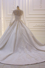 Wedding Dress Outlet, Luxurious White Long Sleevess Appliques Beadings Wedding Dress