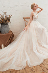 Wedding Dress Train, Round Neckline Sleeveless A-line Lace Up Sweep Train Lace Appliques Wedding Dresses