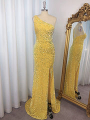 Bridesmaid Dress Style Long, Sheath One-Shoulder Sequin Sweep Train Velvet Sequins Dress