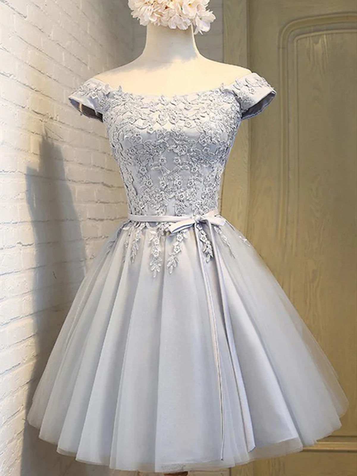 Party Outfit, Short Sleeves Silver Gray Lace Prom Dresses, Lace Graduation Homecoming Dresses
