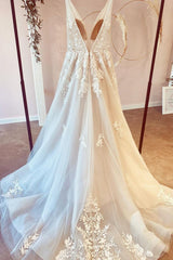 Wedding Dress Trains, Stunning Long A-Line V-neck Tulle Floral Lace Wedding Dress