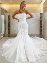Wedding Dresse Beach, Trumpet/Mermaid Strapless Cathedral Train Tulle Wedding Dresses With Appliques Lace