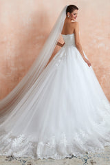 Wedding Dress Vintage, White Ball Gown Tulle Lace Appliques Sweetheart Sequins Wedding Dresses